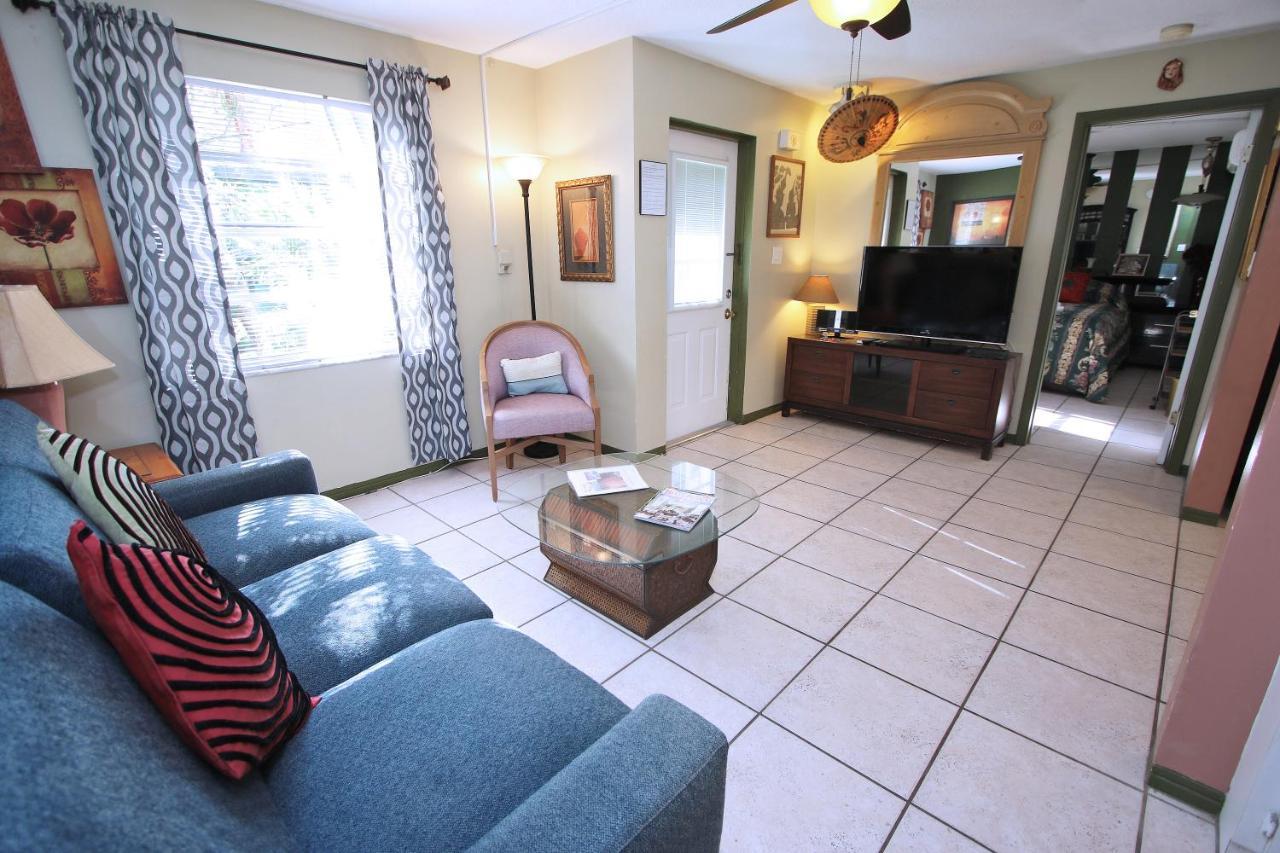 Affordable Beach Condos - One Bedroom Dlx Condos St. Pete Beach Exterior foto