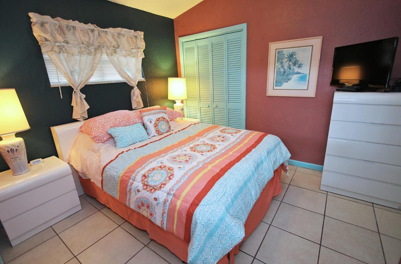 Affordable Beach Condos - One Bedroom Dlx Condos St. Pete Beach Exterior foto